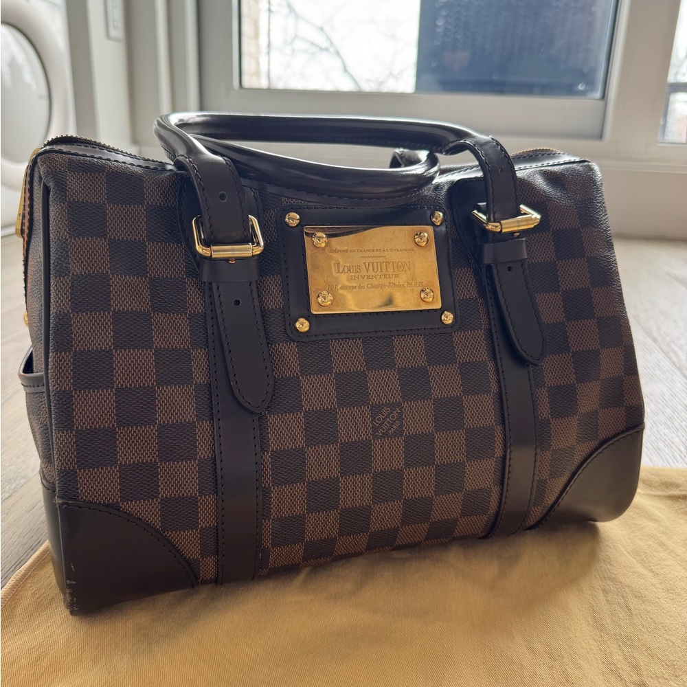Authentic Louis Vuitton Louis Damier Ebene Berkeley
Satchel Bag